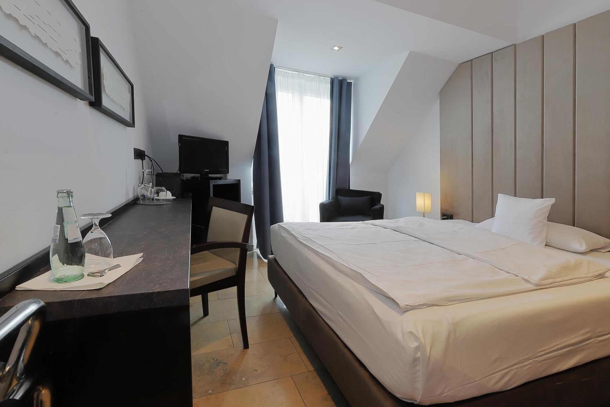 Devin Art Hotel Dusseldorf Exterior photo